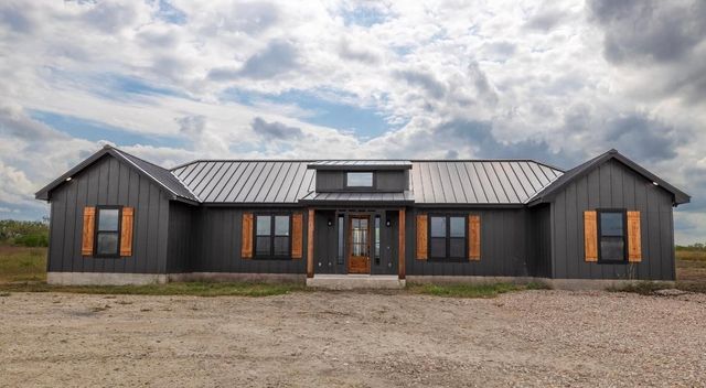 $749,000 | 270 County Road 303