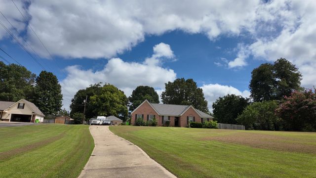 $345,000 | 4020 Meade Lake Road | Rhodes Estates