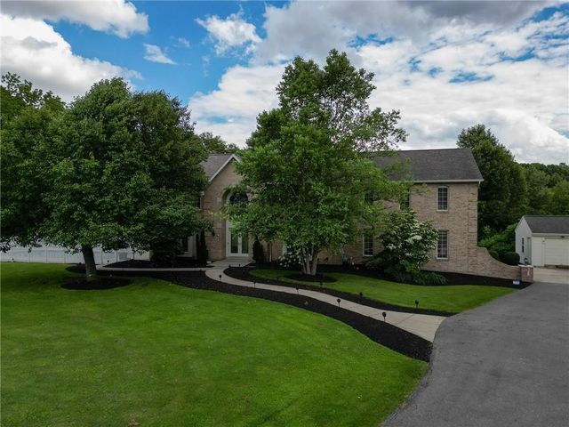 $889,000 | 102 Mary Lane | Lancaster Township - Butler County