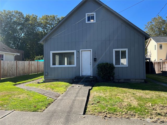 $2,500 | 1015 North 1st Street | Central Renton