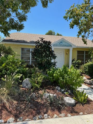 $3,995 | 209 South Palmway | Bryant Park