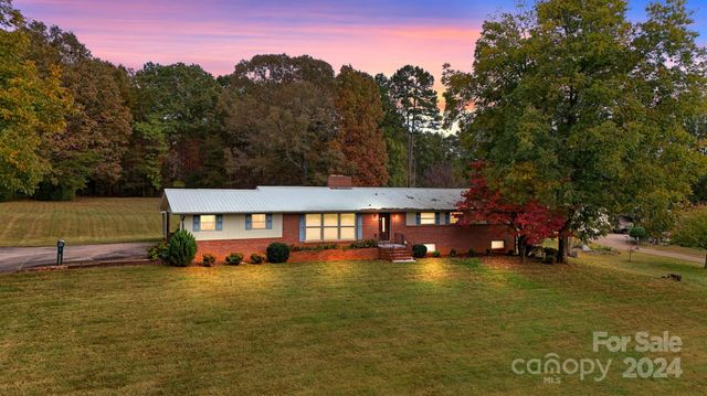 $329,900 | 5692 Lee Cline Road | Clines Township - Catawba County