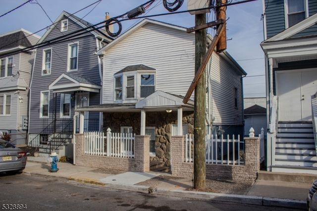 $429,000 | 46 Arverne Terrace | Irvington