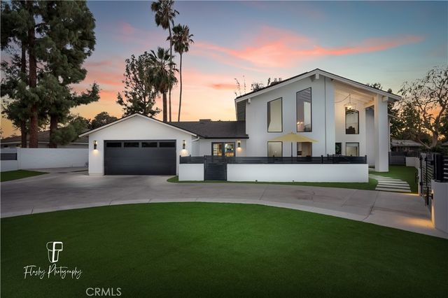 $1,399,500 | 841 Fairway Drive | Stockdale Estates