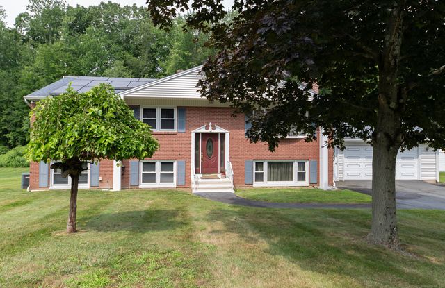 $535,000 | 119 Rolling Ridge Road | Hamden