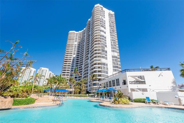 $3,500 | 19101 Northeast 36th Court, Unit 303 | Mystic Pointe at Aventura