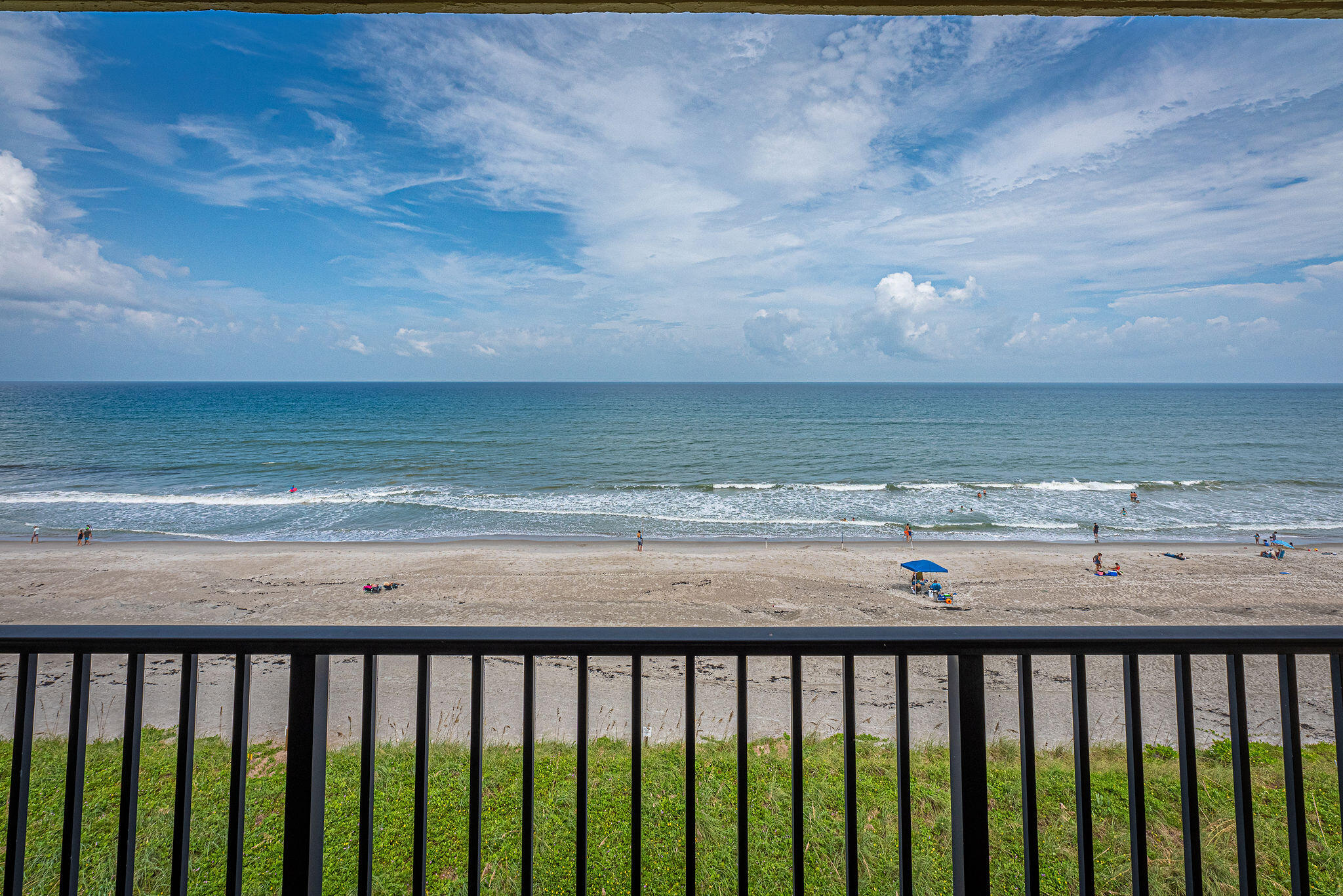 27' PRIVATE BALCONY FOR CONDO 405