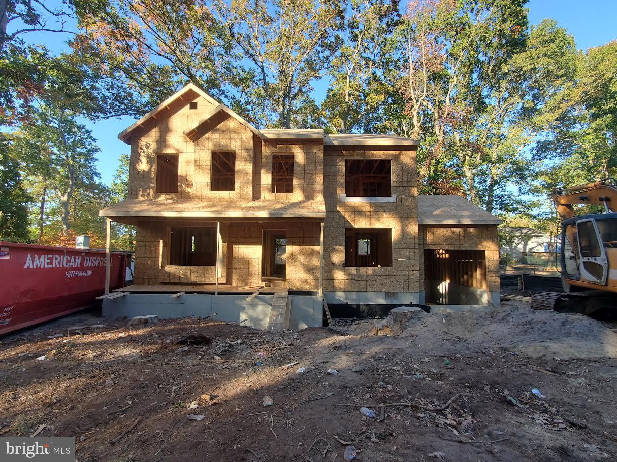 a view of house with a outdoor space