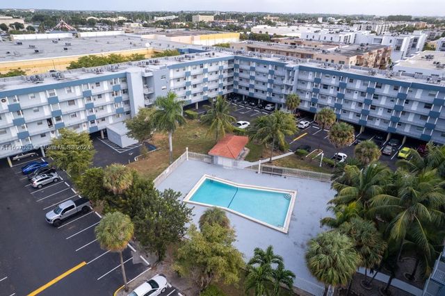 $206,495 | 1655 West 44th Place, Unit 426 | Hialeah