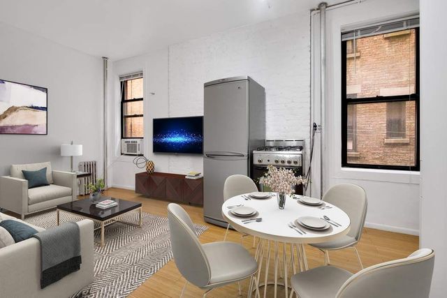 $3,199 | 210 Thompson Street, Unit 4EN | Greenwich Village