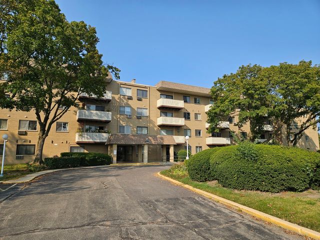 $179,900 | 280 North Westgate Road, Unit 317 | Mount Prospect