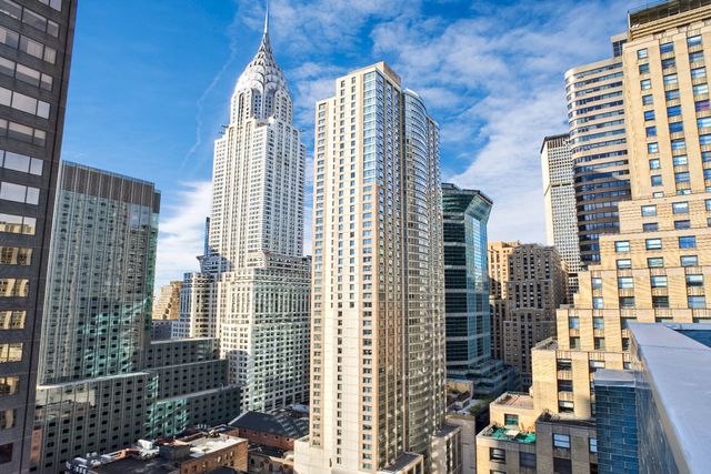 $5,575 | 150 East 44th Street, Unit 27G | Midtown East