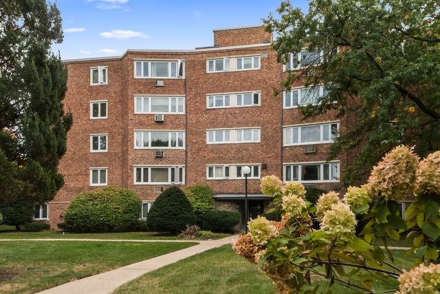 $119,900 | 1950 West Hood Avenue, Unit 4D | West Ridge