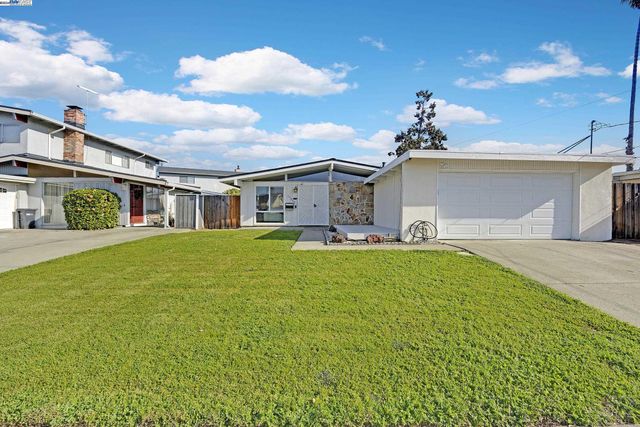 $899,000 | 24808 Mango Street | Southgate