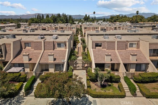 $5,600 | 18417 Collins Street, Unit D | Tarzana