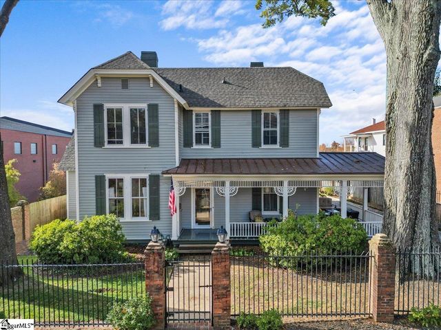 $1,375,000 | 231 Hampton Avenue | Southernside