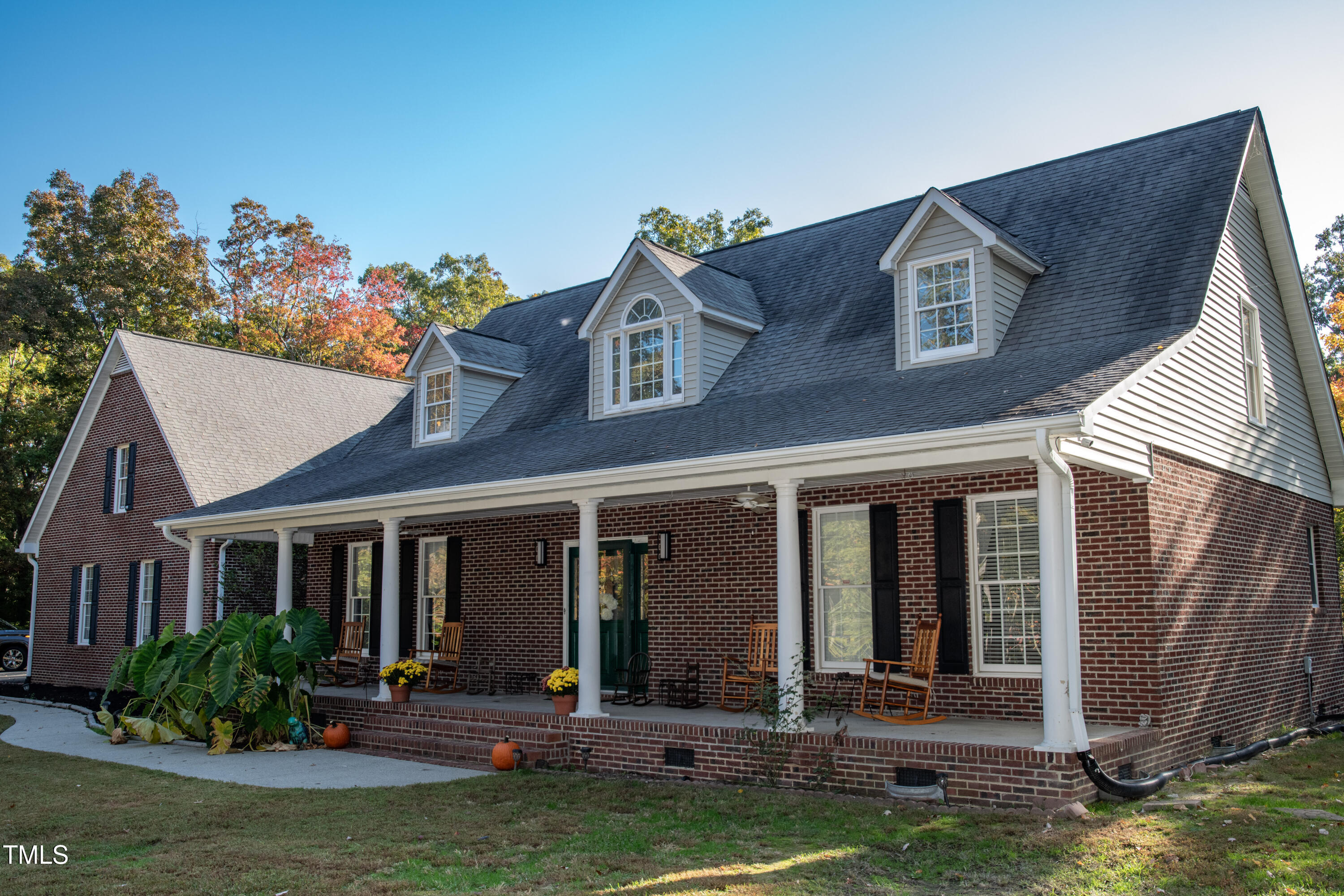 front view of house with a yard