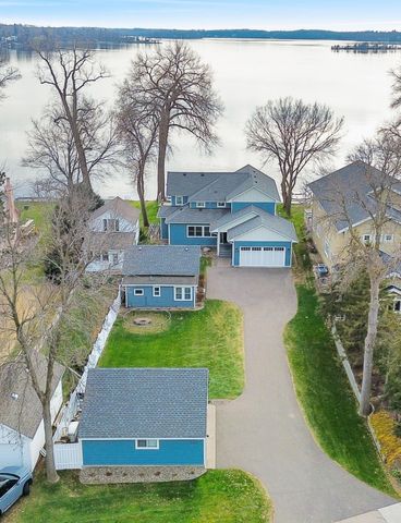 $2,299,000 | 5459 Bartlett Boulevard | Mound