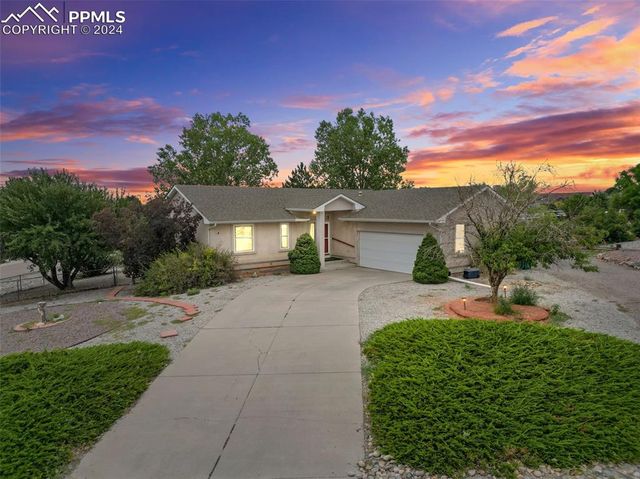 $428,000 | 41 South Fairknoll Place | Pueblo West