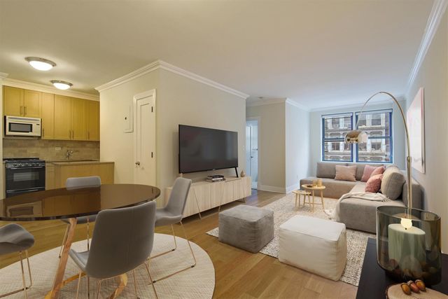 $4,995 | 108 West 15th Street, Unit 5E | Chelsea