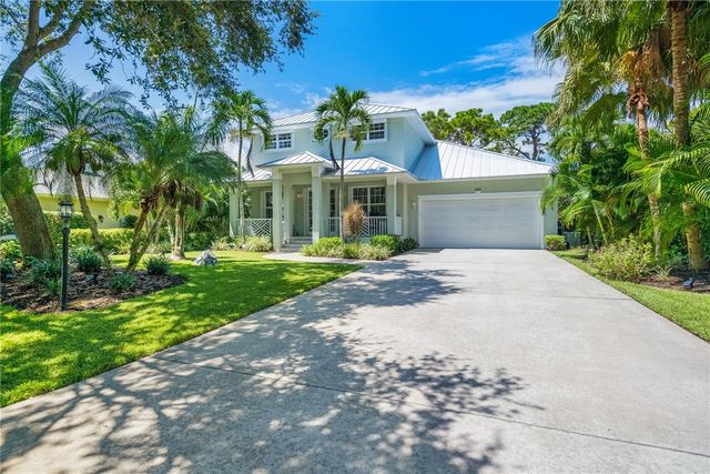 $925,000 | 886 Carolina Circle Southwest | Indian River Club