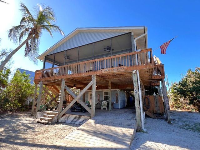 $650,000 | 9526 Jolly Roger Trail | Don Pedro Island