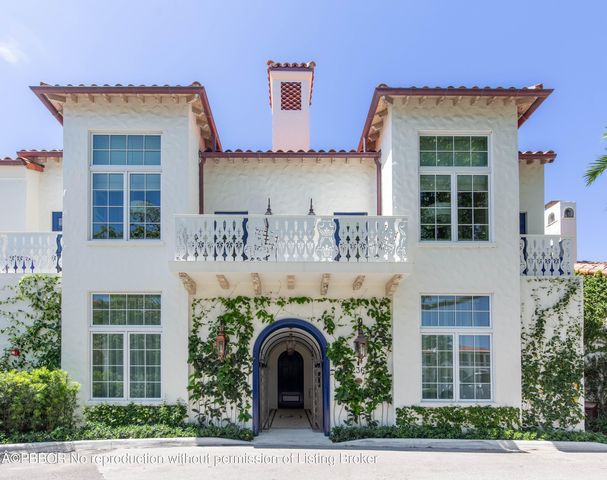 $6,950,000 | 236 Phipps Plaza | In Town