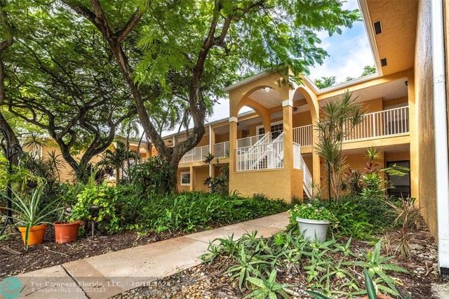 $259,900 | 401 Southeast 10th Street, Unit 207B | Dania Beach