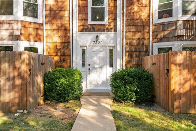 $240,000 | 8337 Lowell Avenue, Unit 2 | Shawnee Mission