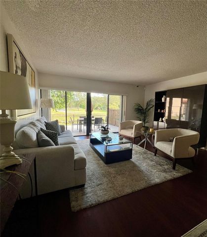 $3,000 | 545 West Park Drive, Unit 1 | Fountainebleau