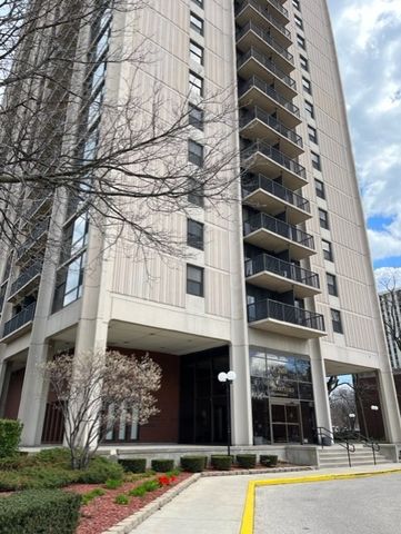 $2,200 | 2605 South Indiana Avenue, Unit 1401 | South Commons