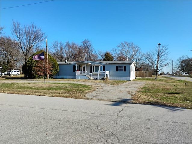 $199,950 | 820 South Ozark Street | Girard