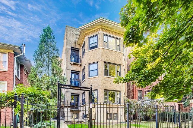 $274,900 | 1513 West Fargo Avenue, Unit 2N | East Rogers Park