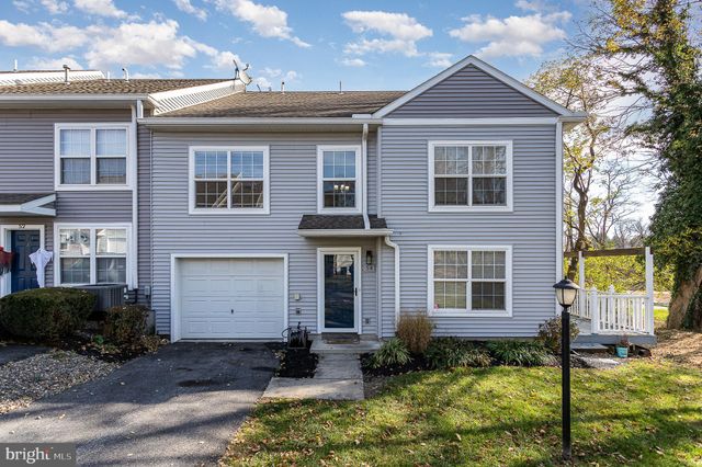 $237,500 | 54 Courtyard Drive | West Side