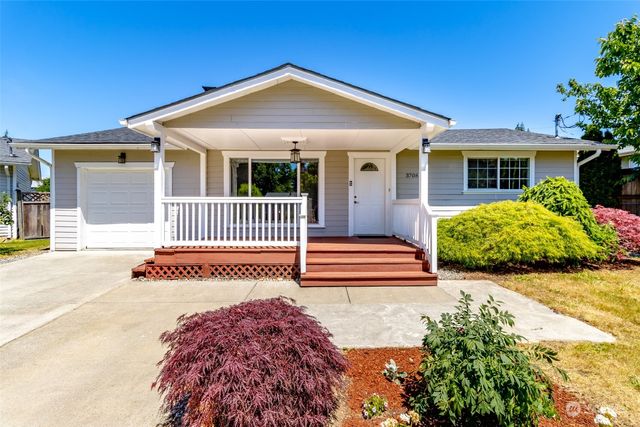 Homes for Sale with a Garage in Highland, Renton, WA | Compass