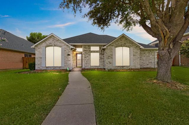 $395,000 | 6513 Fairfield Drive | Princeton - Rowlett