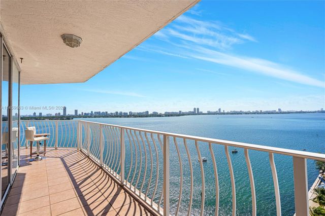 $569,000 | 7601 East Treasure Drive, Unit 1720 | Treasure Island