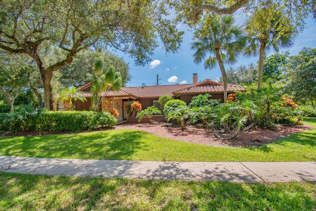 $1,199,999 | 6606 South Grande Drive | Southwest Boca Raton