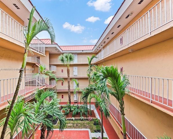 $2,200 | 505 South Pine Island Road, Unit 302B | Jacaranda