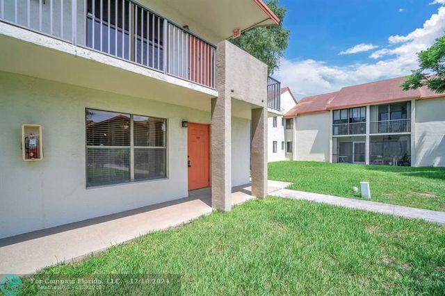 $159,000 | 5519 Courtyard Drive, Unit 5519 | Coral Gate