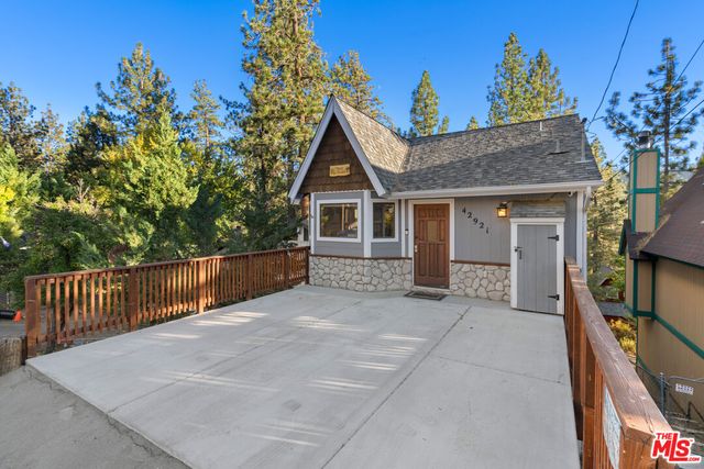 $549,999 | 42921 Monterey Street | Big Bear Lake