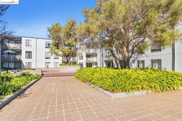 $420,000 | 4 Commodore Drive, Unit D430 | Watergate