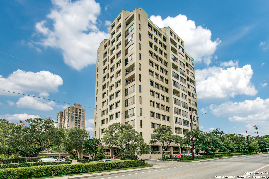 a view of a tall building