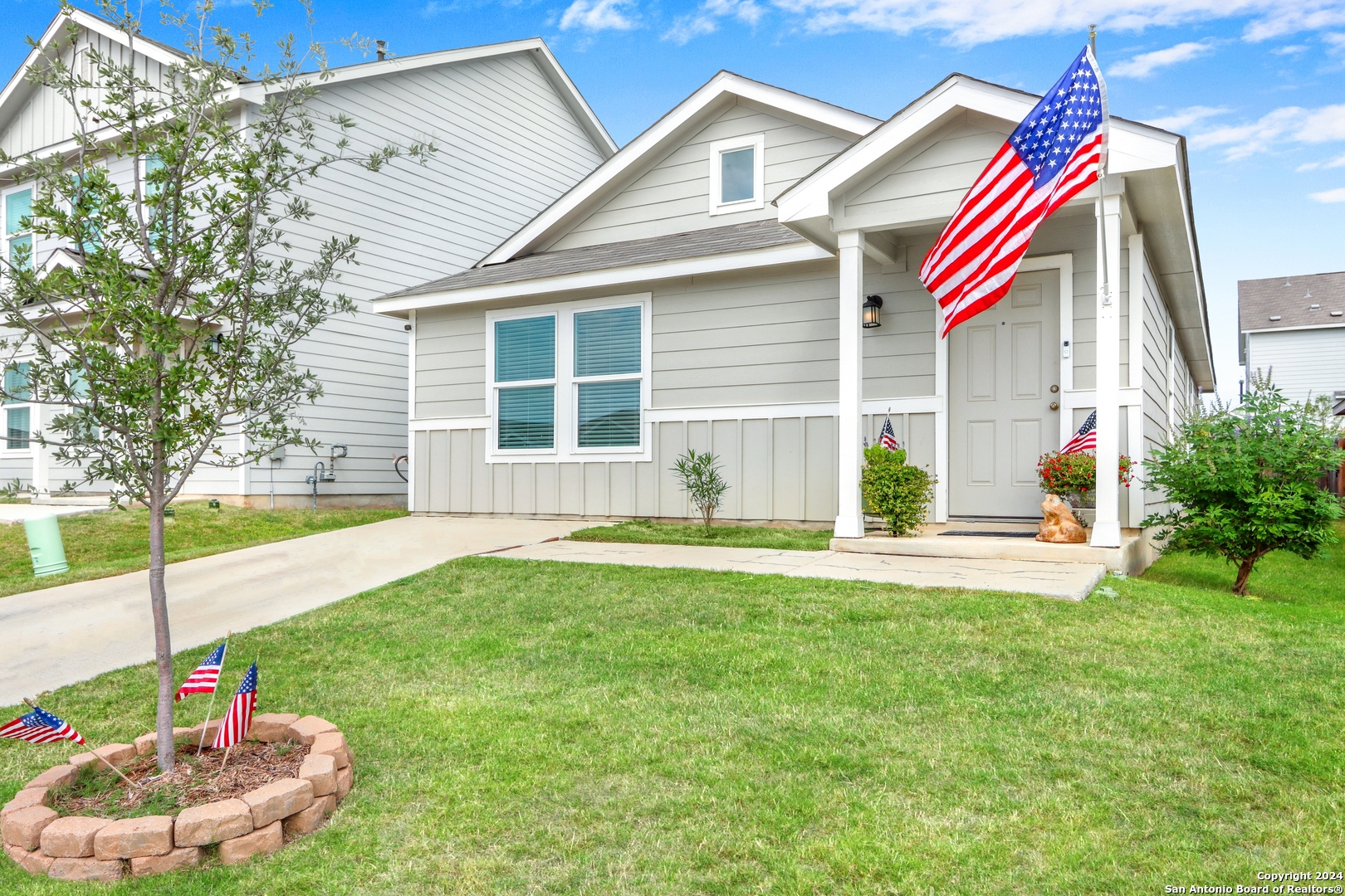 a house view with a outdoor space