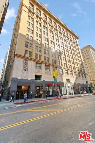 $464,000 | 215 West 7th Street, Unit 902 | Downtown Los Angeles