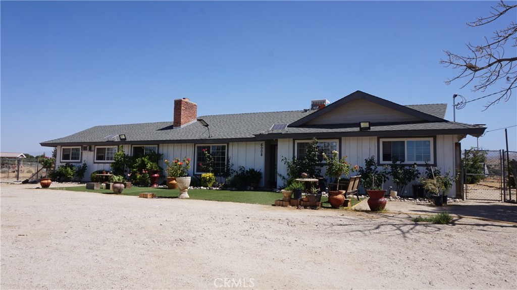 a view of the front view of a house