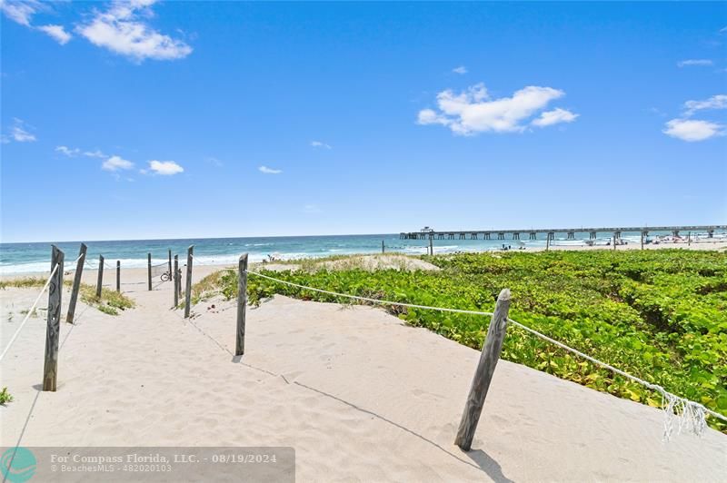 Private Beach access1 bed 1.5 bath