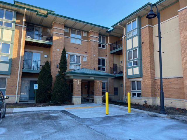 $234,900 | 15295 West Library Lane, Unit 305 | New Berlin