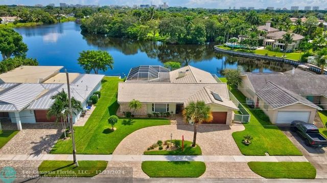 $1,299,999 | 920 Southwest 11th Terrace | Boca Raton Square