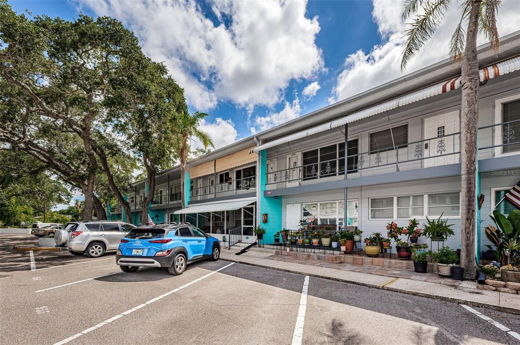 a car parked in front of a building